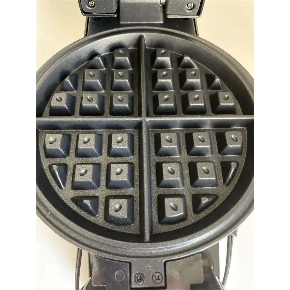 Bella 14787 Rotating Waffle Maker Easy One-Flip Operation